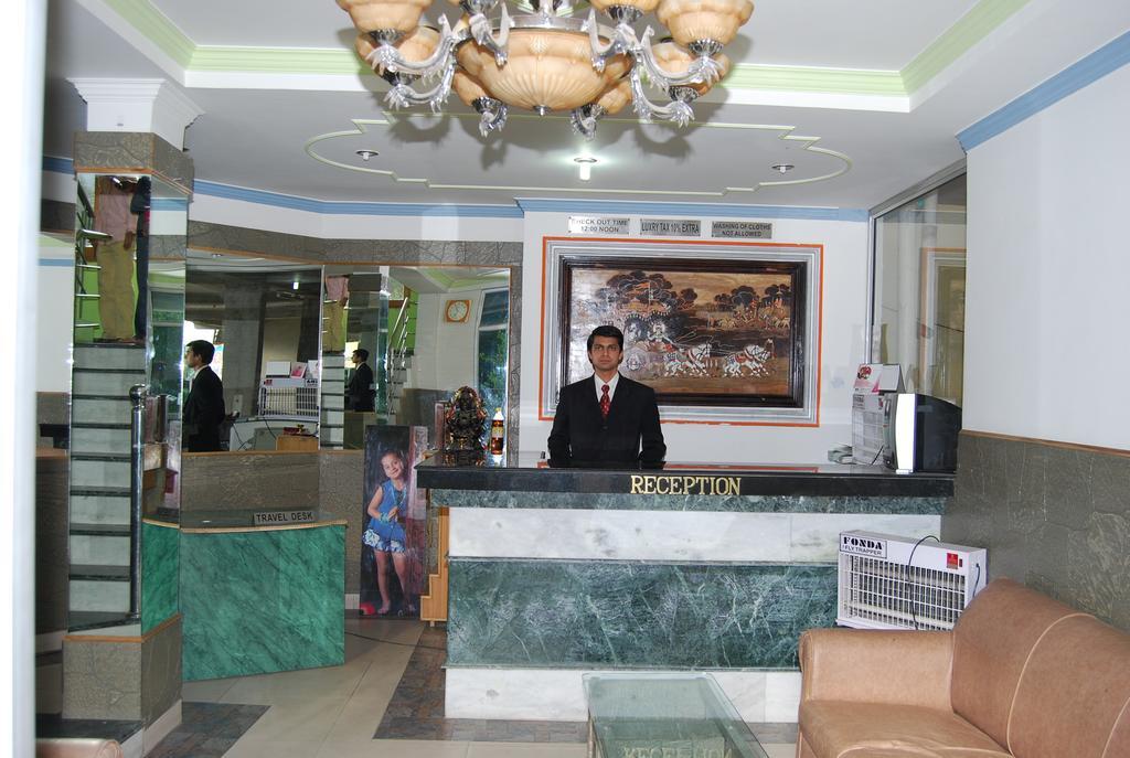מנאלי Chichoga Holiday Inn מראה חיצוני תמונה